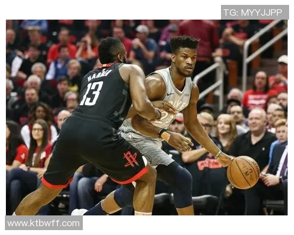 杰克保罗与罗宾逊的巅峰对决谁将赢得拳坛荣耀与未来的挑战